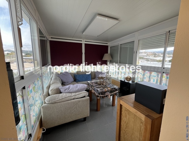 Acogedor ático con gran terraza y cochera