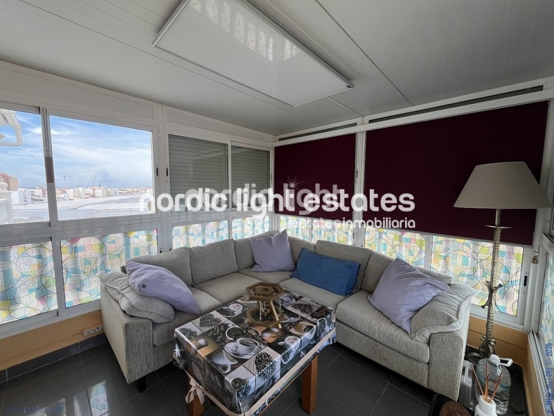 Acogedor ático con gran terraza y cochera