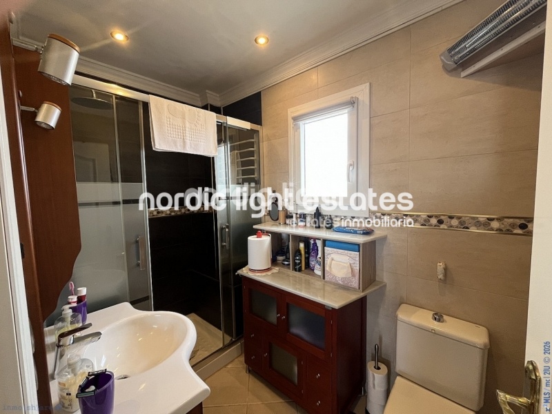 Acogedor ático con gran terraza y cochera