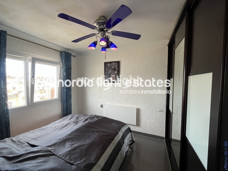 Acogedor ático con gran terraza y cochera