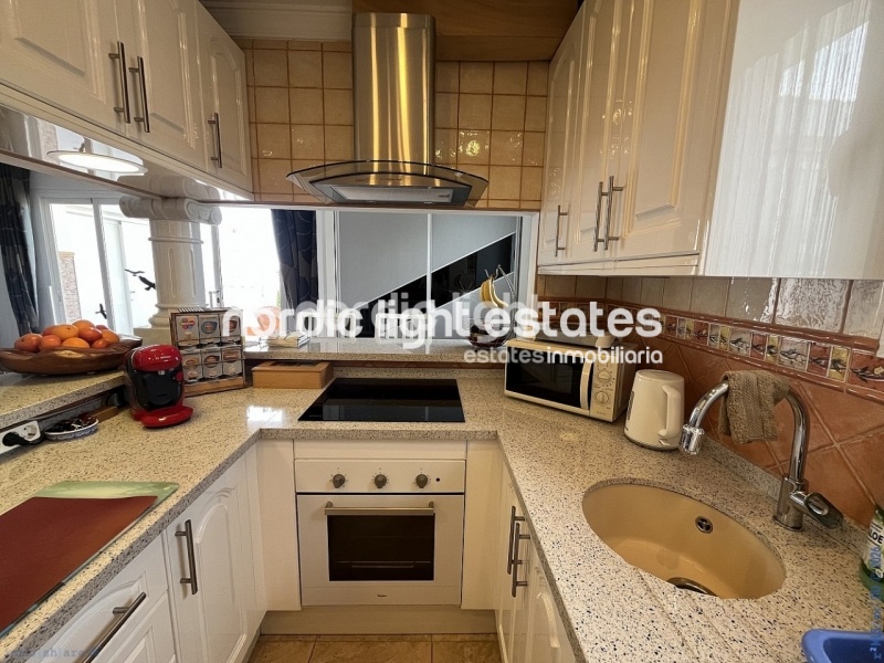 Acogedor ático con gran terraza y cochera