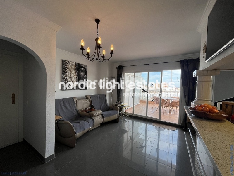 Acogedor ático con gran terraza y cochera