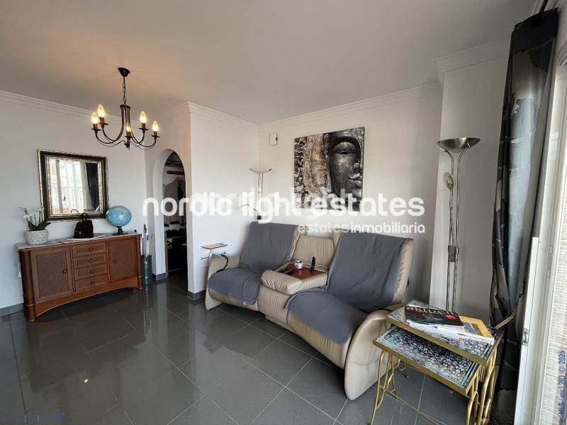 Acogedor ático con gran terraza y cochera