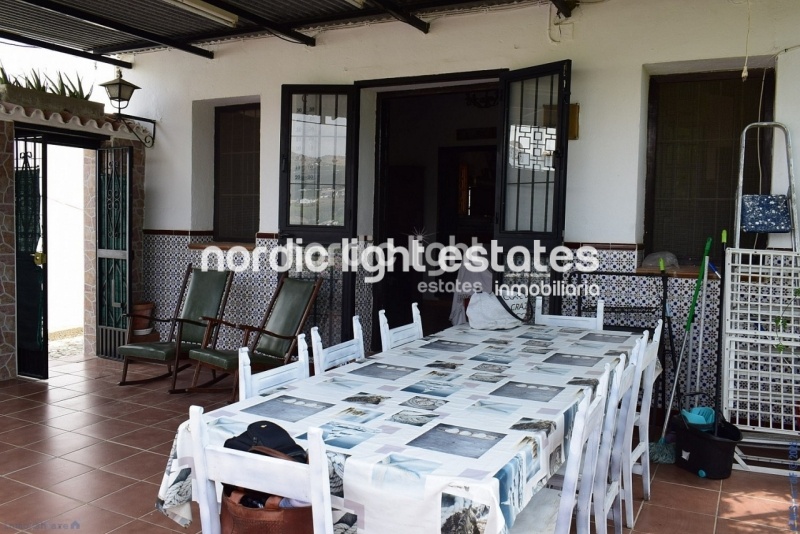 Casa de pueblo independiente con muchas características originales 