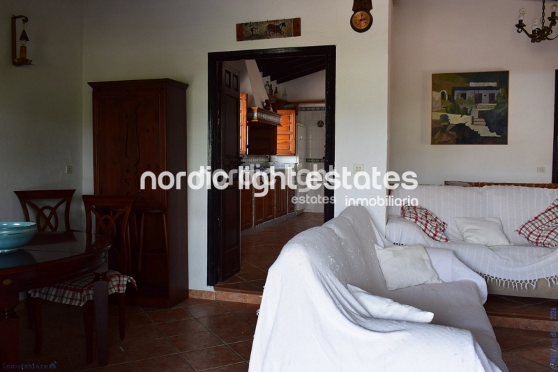 Casa de pueblo independiente con muchas características originales 