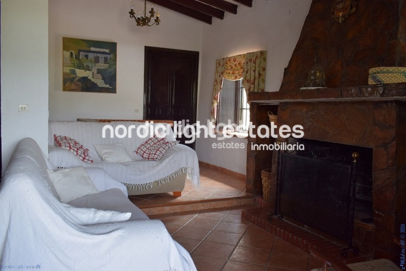 Casa de pueblo independiente con muchas características originales 