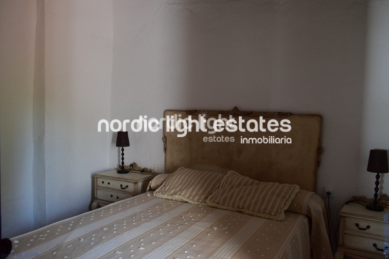 Casa de pueblo independiente con muchas características originales 