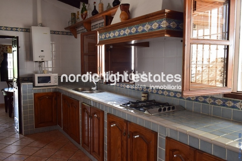 Casa de pueblo independiente con muchas características originales 