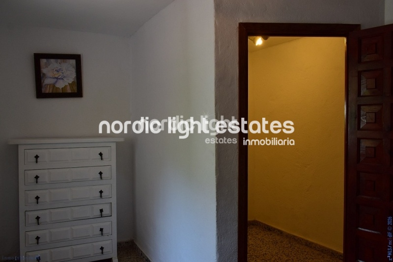 Casa de pueblo independiente con muchas características originales 