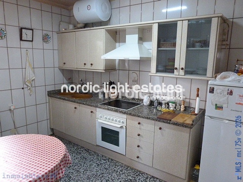 Spacious townhouse for renovation