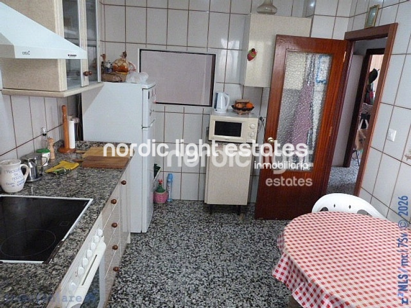 Spacious townhouse for renovation