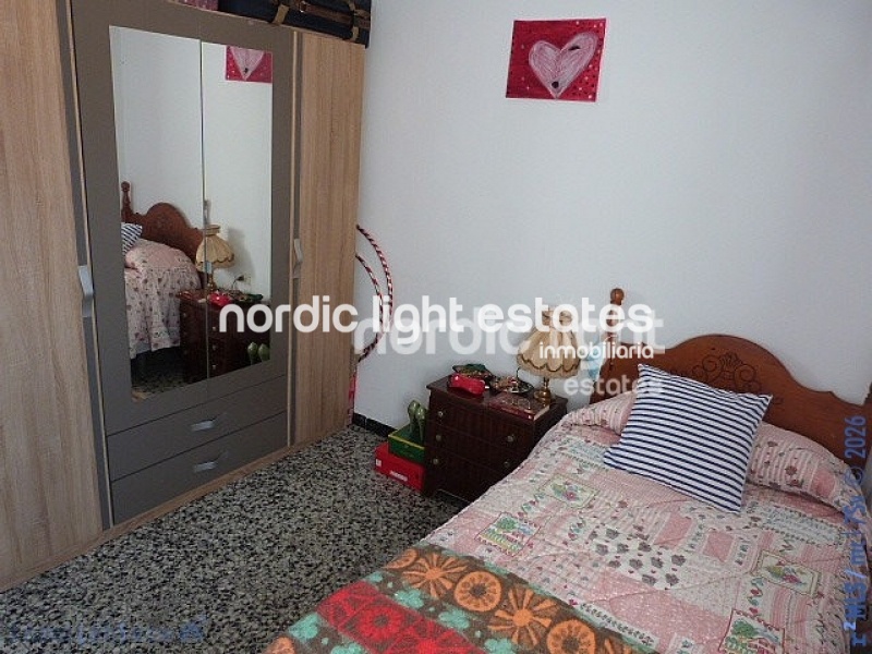 Spacious townhouse for renovation