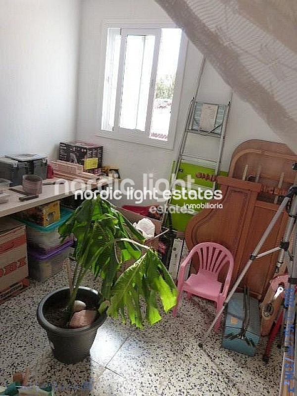 Spacious townhouse for renovation