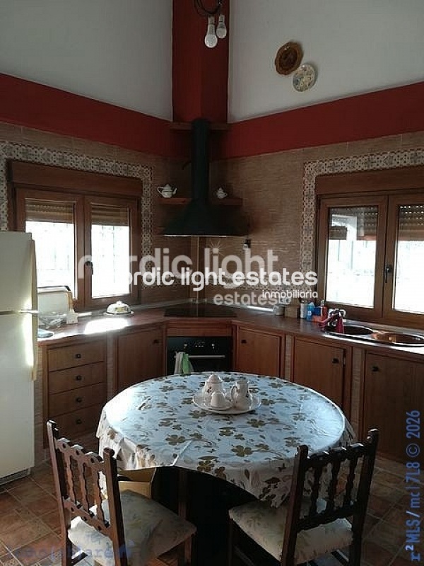 Charming and spacious country house 