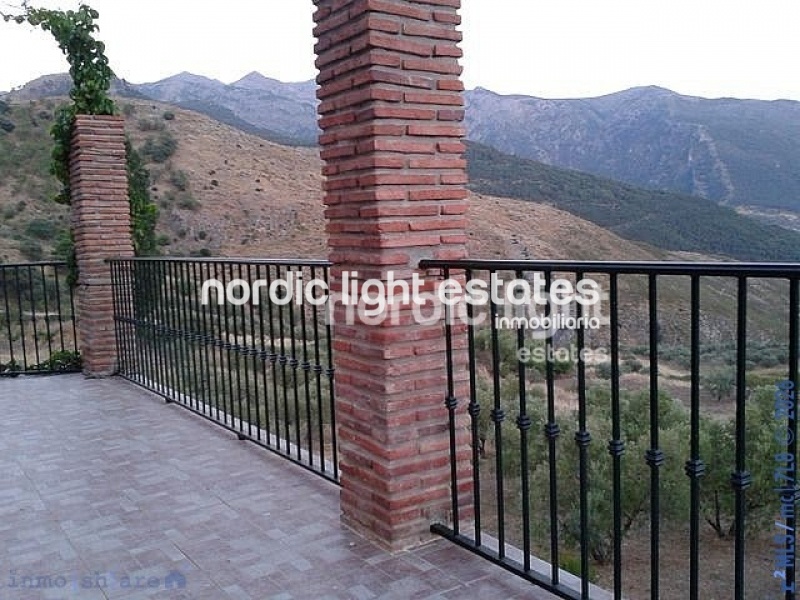 Charming and spacious country house 