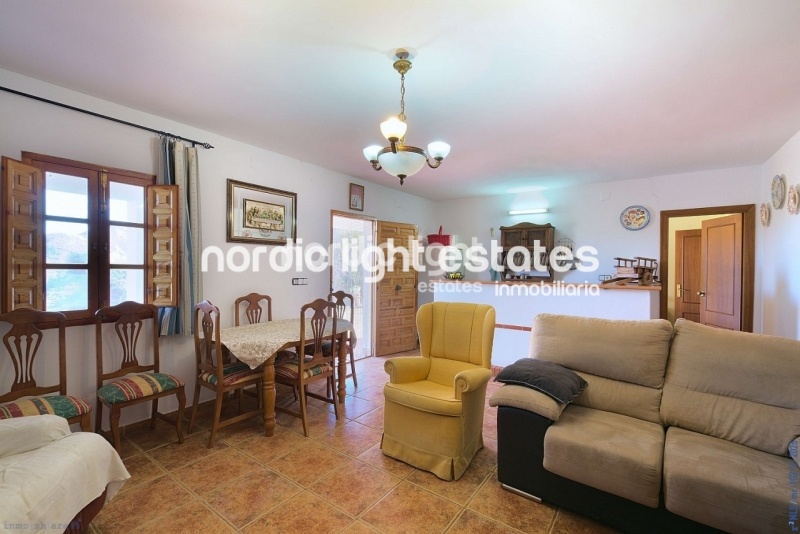 Estupenda casa de campo en perfecto estado