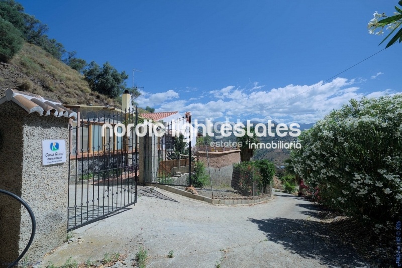 Preciosa casa de campo con piscina climatizada cubierta y jacuzzi