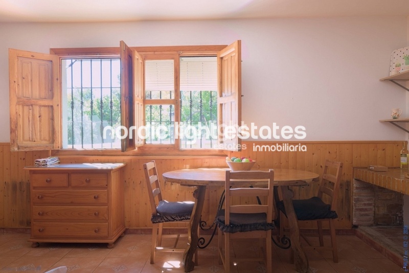 Preciosa casa de campo con piscina climatizada cubierta y jacuzzi