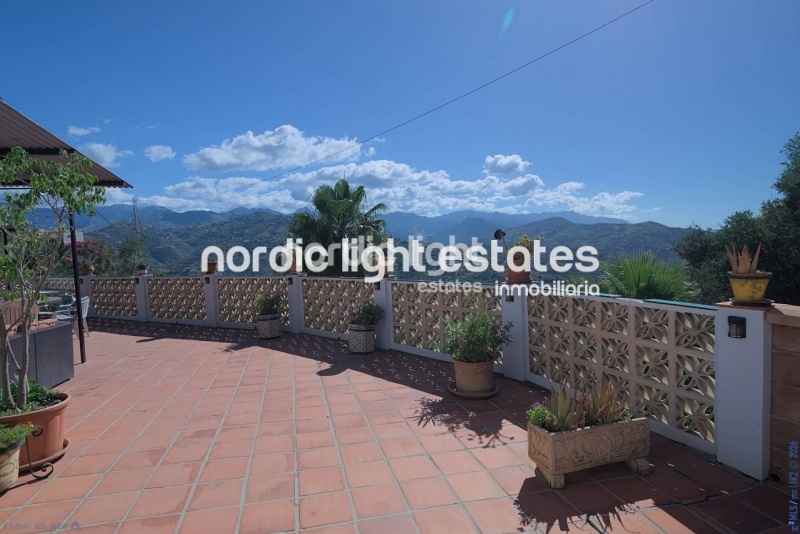 Preciosa casa de campo con piscina climatizada cubierta y jacuzzi