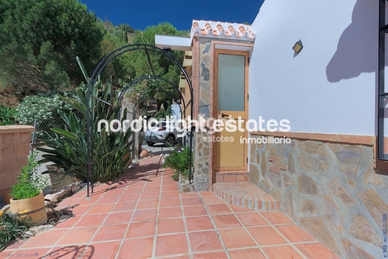 Preciosa casa de campo con piscina climatizada cubierta y jacuzzi