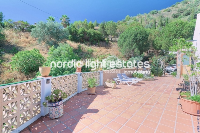 Preciosa casa de campo con piscina climatizada cubierta y jacuzzi