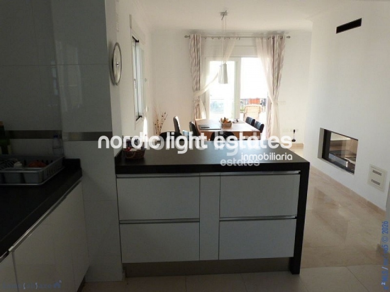 Modern south-facing villa a stone´s throw from the sea 