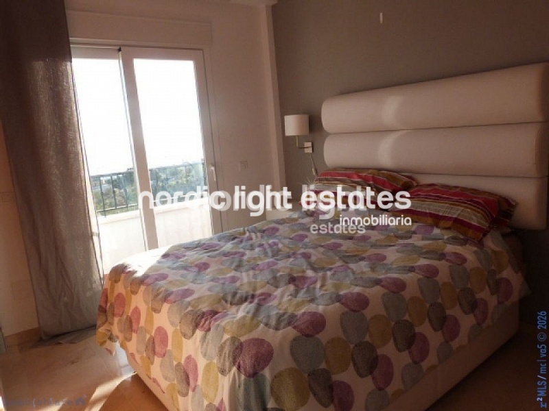 Modern south-facing villa a stone´s throw from the sea 