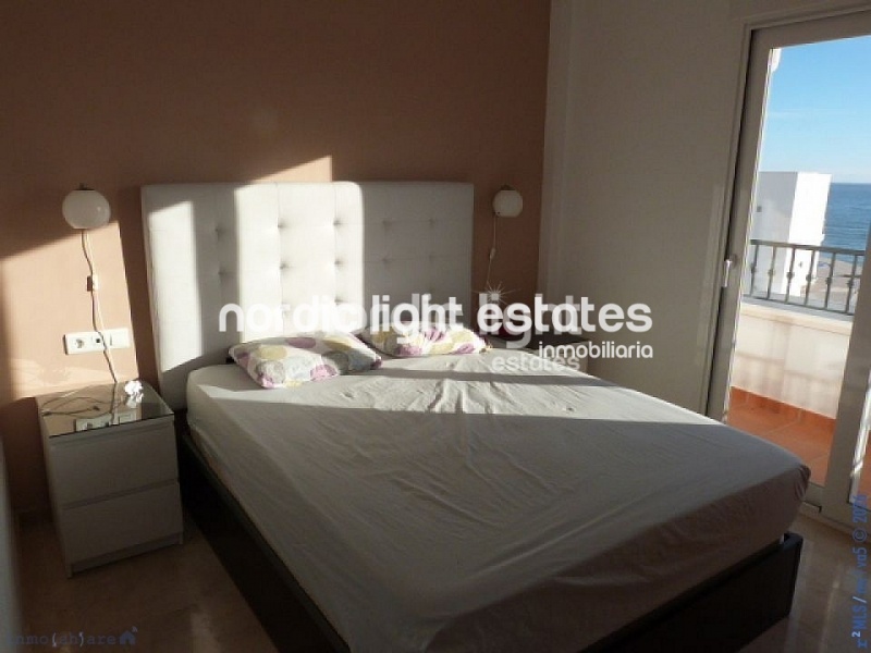 Modern south-facing villa a stone´s throw from the sea 