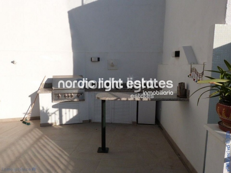 Modern south-facing villa a stone´s throw from the sea 