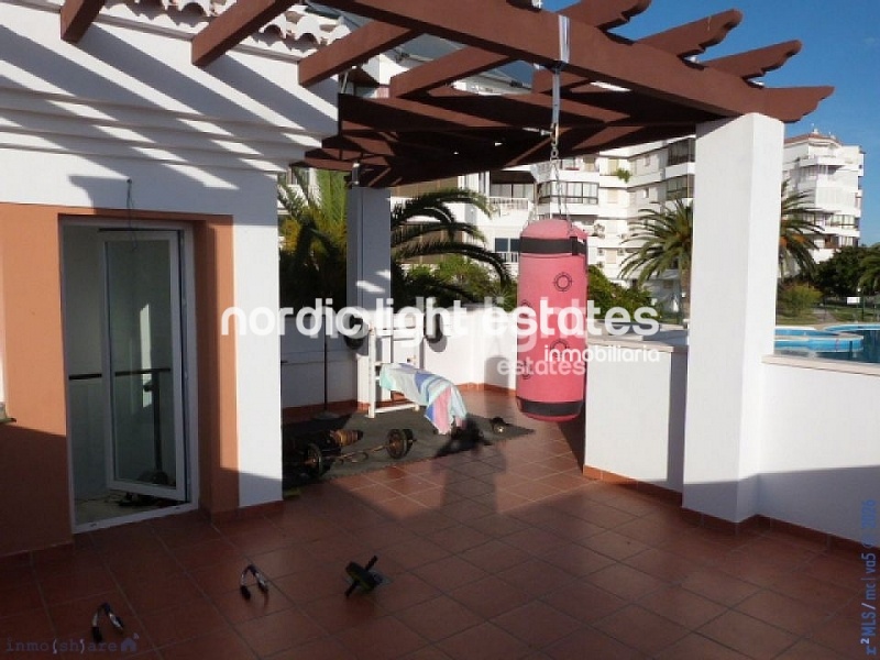 Modern south-facing villa a stone´s throw from the sea 