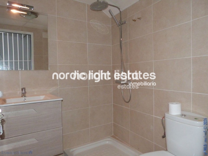 Modern south-facing villa a stone´s throw from the sea 