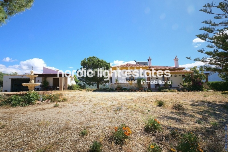 Exclusivo rancho ecuestre. Parcela de 22.000m2. Piscina y casa de invitados