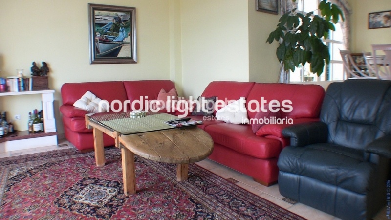 Outstanding villa with tennis court, 5 kitchens and 5 separate entrances