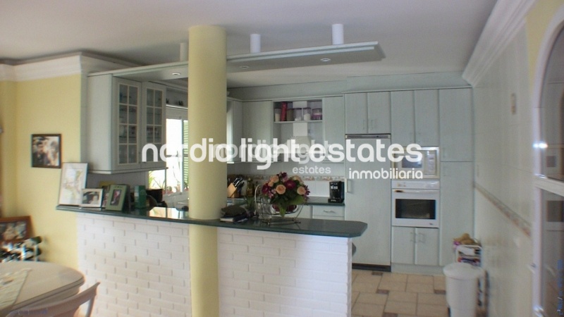 Outstanding villa with tennis court, 5 kitchens and 5 separate entrances