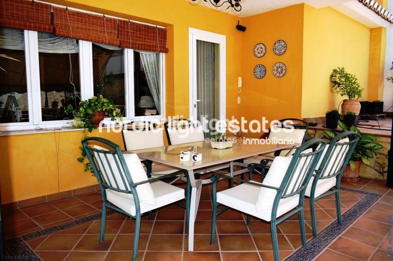 Outstanding 18th century manor house with endless potential