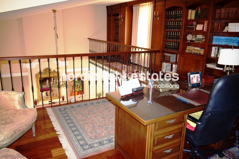 Outstanding 18th century manor house with endless potential