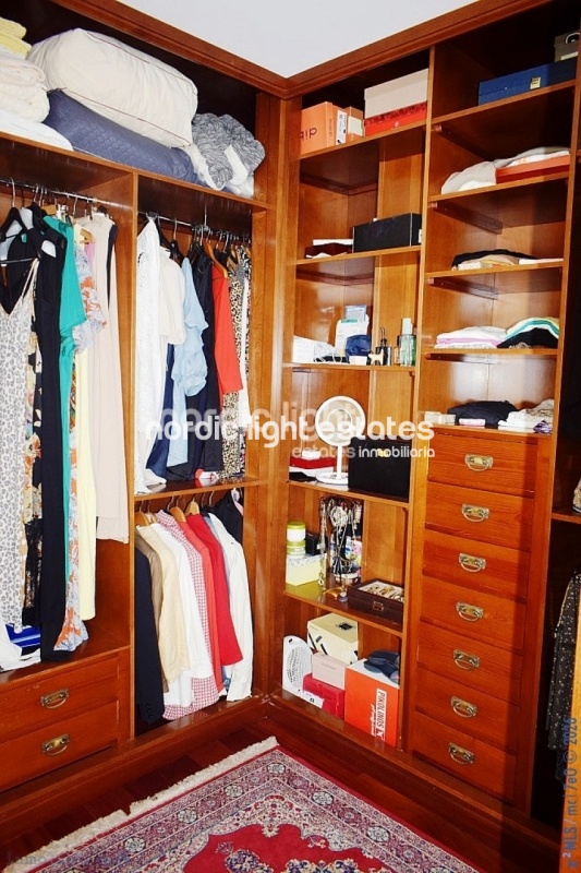 Outstanding 18th century manor house with endless potential