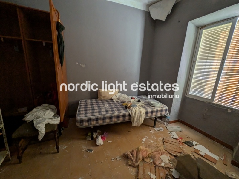 Nerja Town Centre – Demolition property with great investment potential (149 sqm)