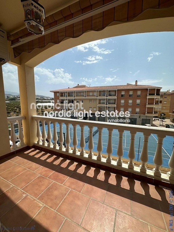 Bonito piso con piscina comunitaria