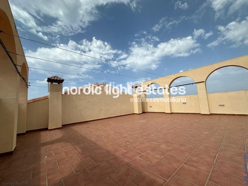 Bonito piso con piscina comunitaria