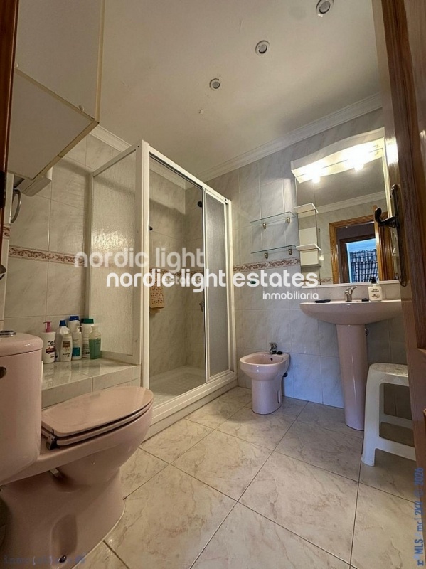 Bonito piso con piscina comunitaria