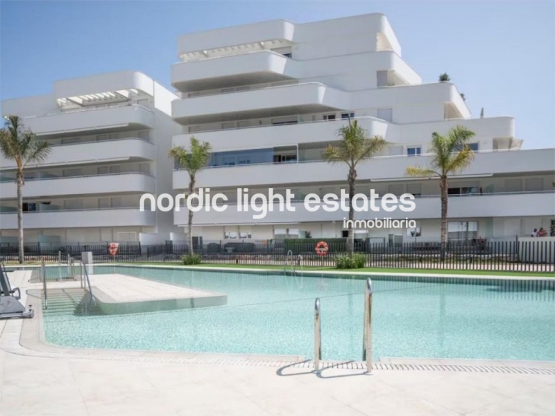 Espectacular piso a estrenar con jardín privado 