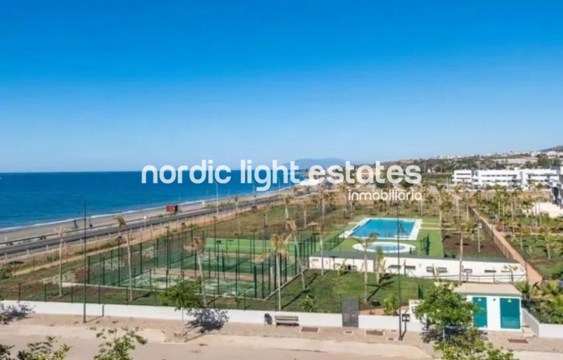 Excelente ático con azotea privada, plaza de parking, trastero y piscina