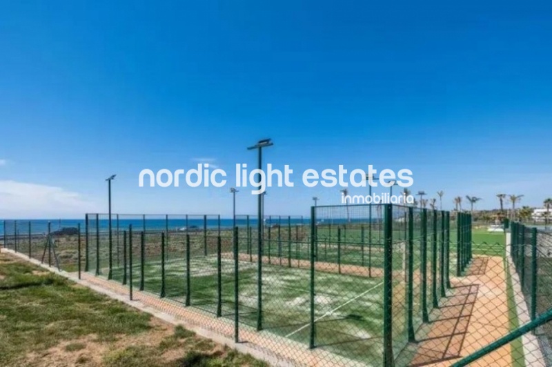 Excelente ático con azotea privada, plaza de parking, trastero y piscina