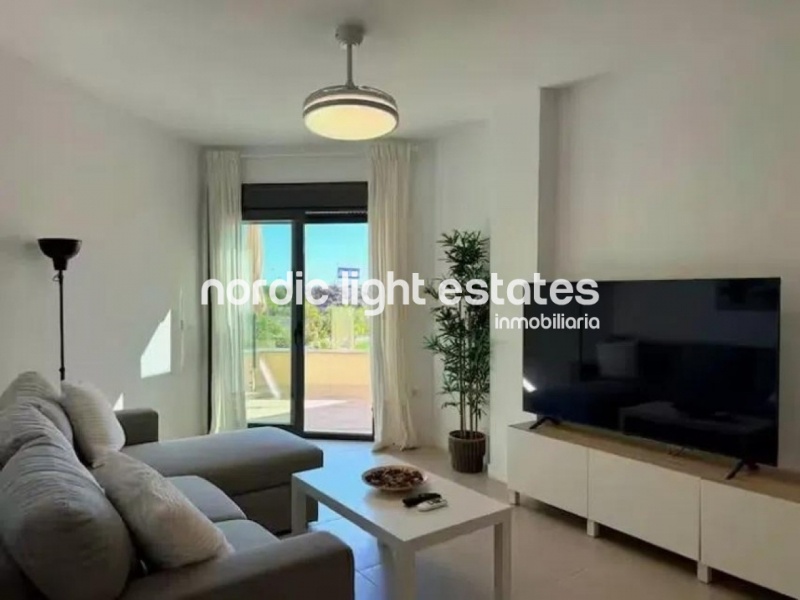 Excelente ático con azotea privada, plaza de parking, trastero y piscina