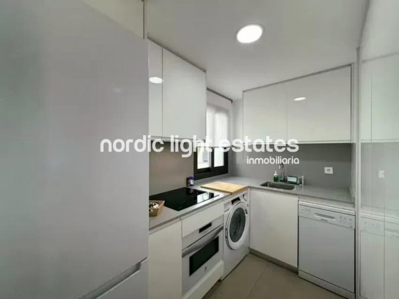 Excelente ático con azotea privada, plaza de parking, trastero y piscina