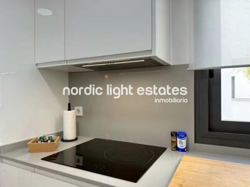 Excelente ático con azotea privada, plaza de parking, trastero y piscina