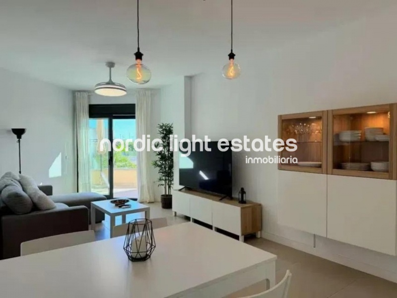 Excelente ático con azotea privada, plaza de parking, trastero y piscina