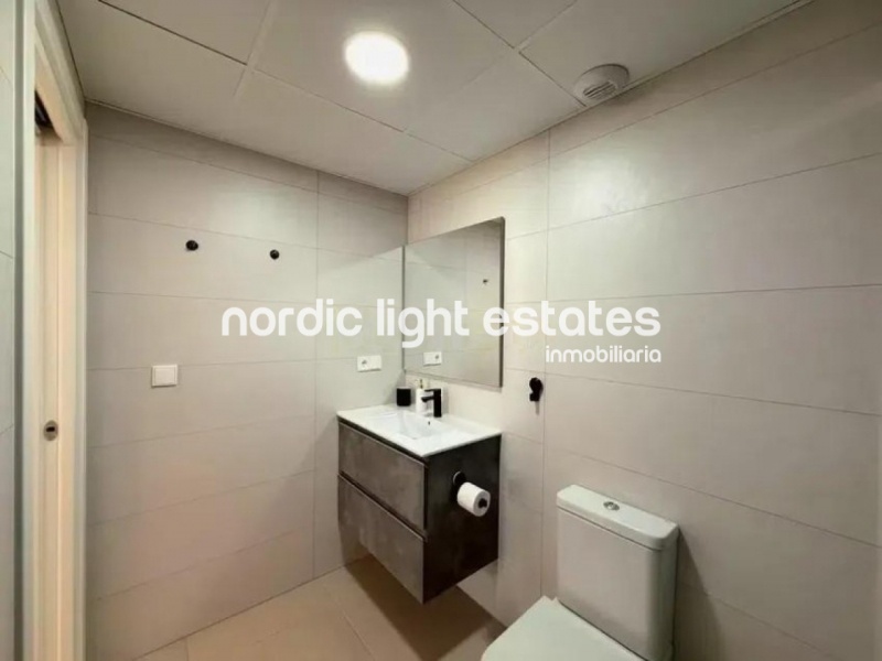 Excelente ático con azotea privada, plaza de parking, trastero y piscina