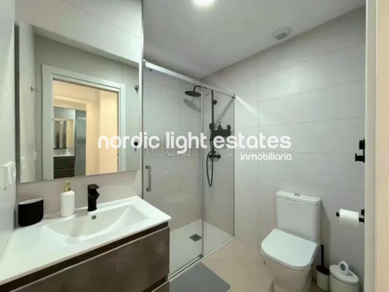 Excelente ático con azotea privada, plaza de parking, trastero y piscina